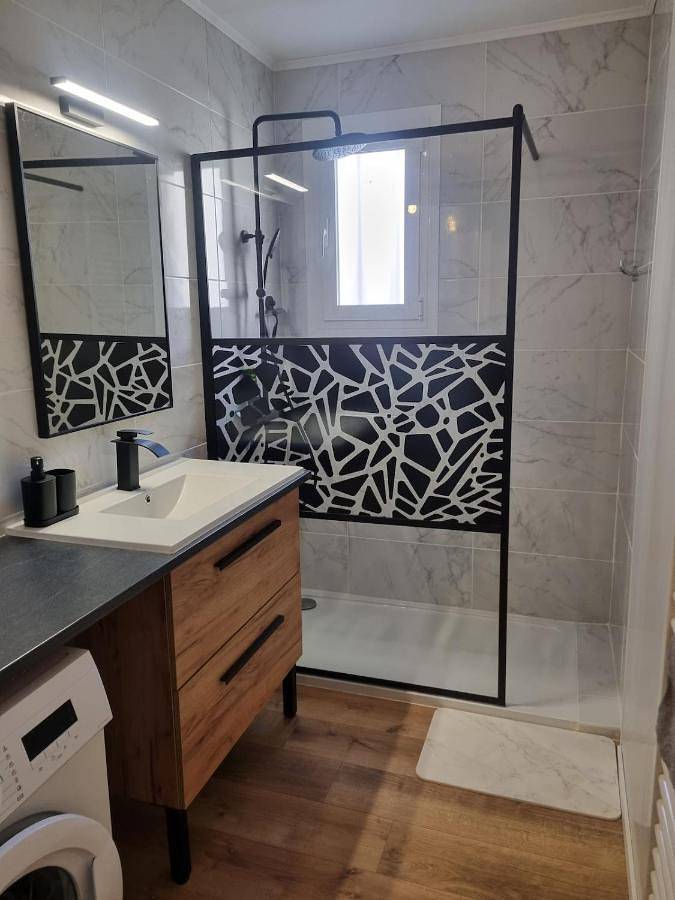 Location de vacances pour 4 personnes, avec jardin ainsi que balcon et vue à Anzême - 4