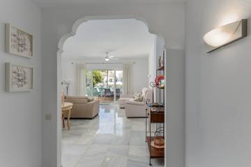 Apartment for 4 People in Playa de Casasola-Atalaya, Estepona, Photo 4