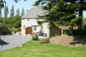 Gîte pour 4 personnes, avec jardin dans Clitourps