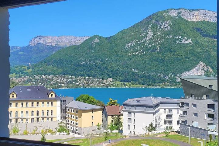 Glamping voor 4 personen, met terras aan het meer van Annecy