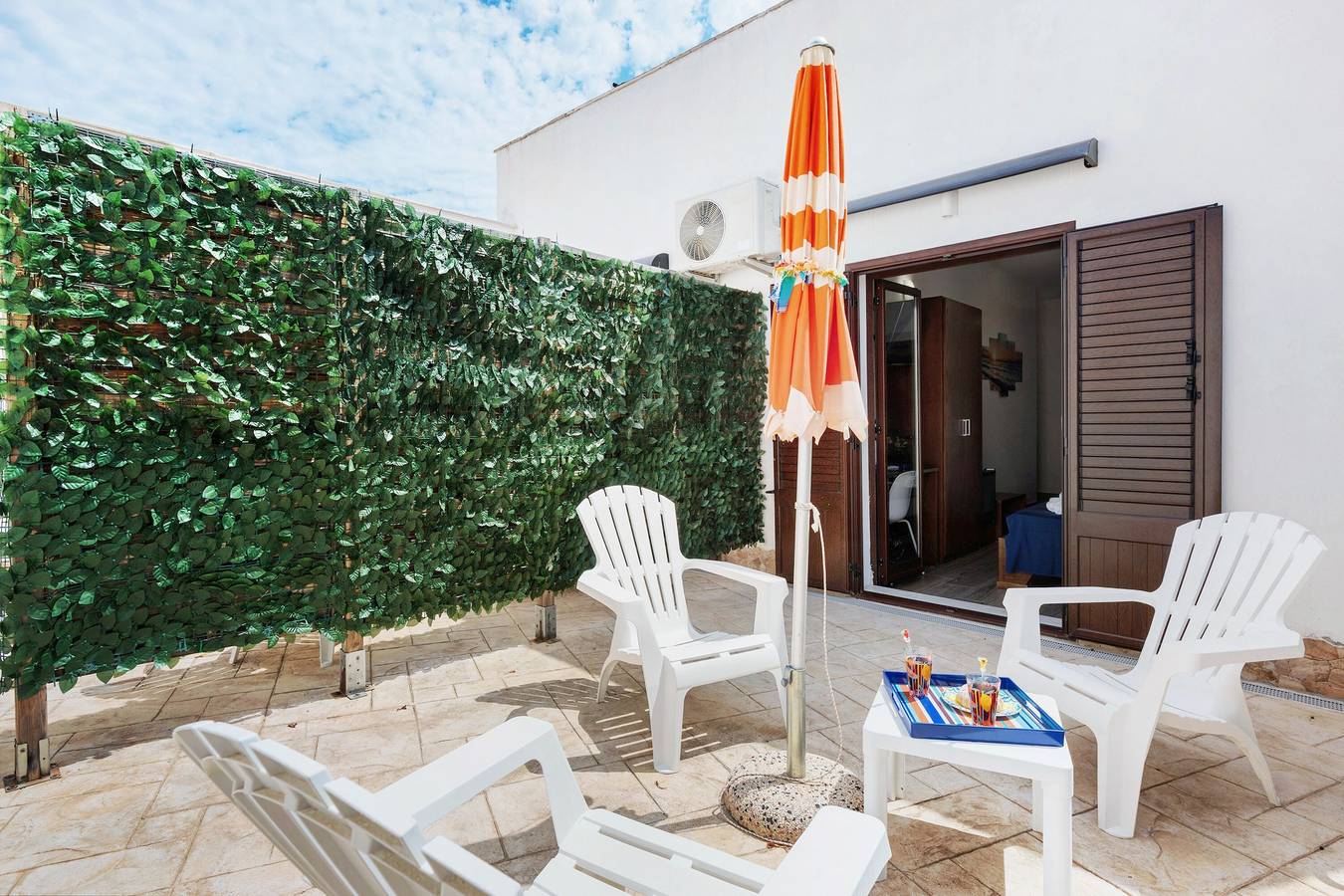 Camera 'La Rocca 3' con terrazza privata, Wi-Fi e aria condizionata in San Vito Lo Capo, Provincia di Trapani