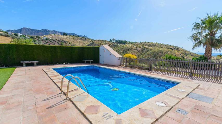 Chalet para 8 personas, con piscina además de balcón/terraza y jacuzzi en Antequera - 2