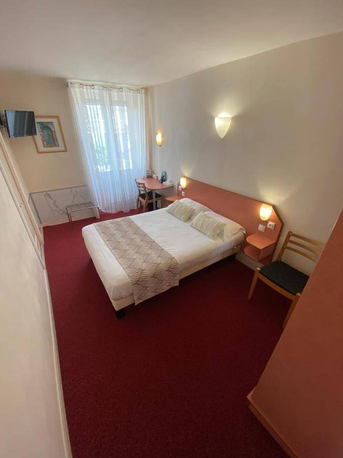 Hôtel pour 4 personnes, avec vue à Lons-le-Saunier - 2