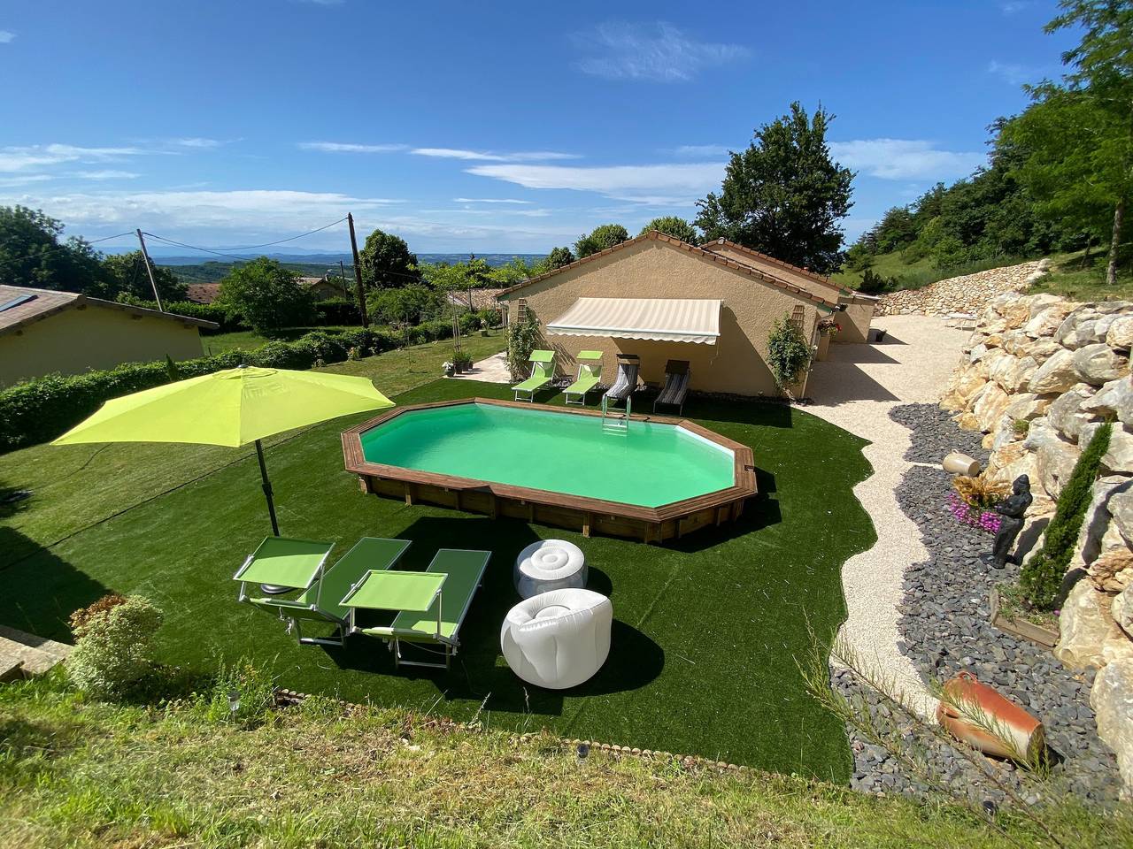 Maison de vacances « Le Beauregard - Piscine » avec vue montagne, Wi-Fi et climatisation in Beauregard-Baret, Région de Valence