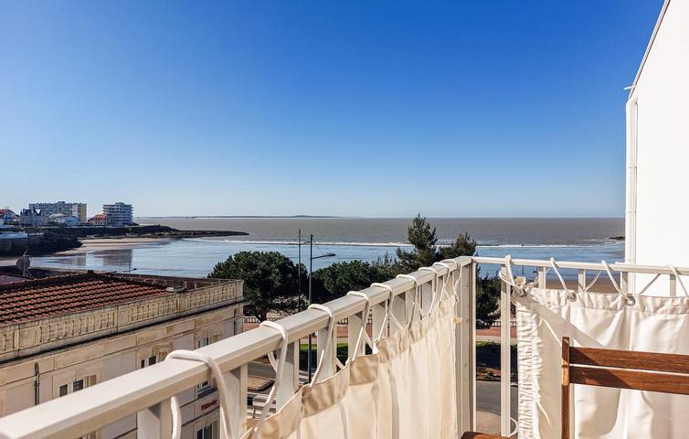 Gîte pour 2 personnes, avec terrasse dans Plage Pontaillac