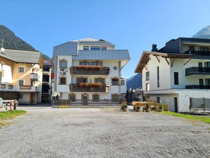 Vakantieappartement voor 2 personen, with uitzicht and balkon as well as sauna - 1