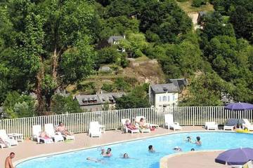 Gîte pour 4 personnes, avec jardin ainsi que balcon et piscine, animaux acceptés à Saint-Geniez-d'Olt