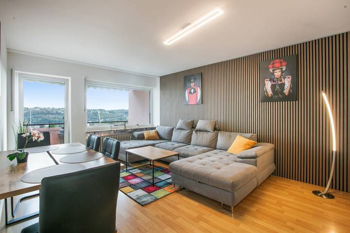 Hel lejlighed, Apartment 'Wehrblick' with Mountain View, Balcony and Wi-Fi in Wehr (Baden-Württemberg), Syd-Sorteskoven
