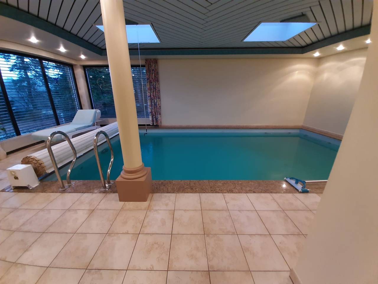 Holiday Home 'Mit Schwimmhalle' with Private Terrace, Private Garden and Wi-Fi in Burgthann, Franconia