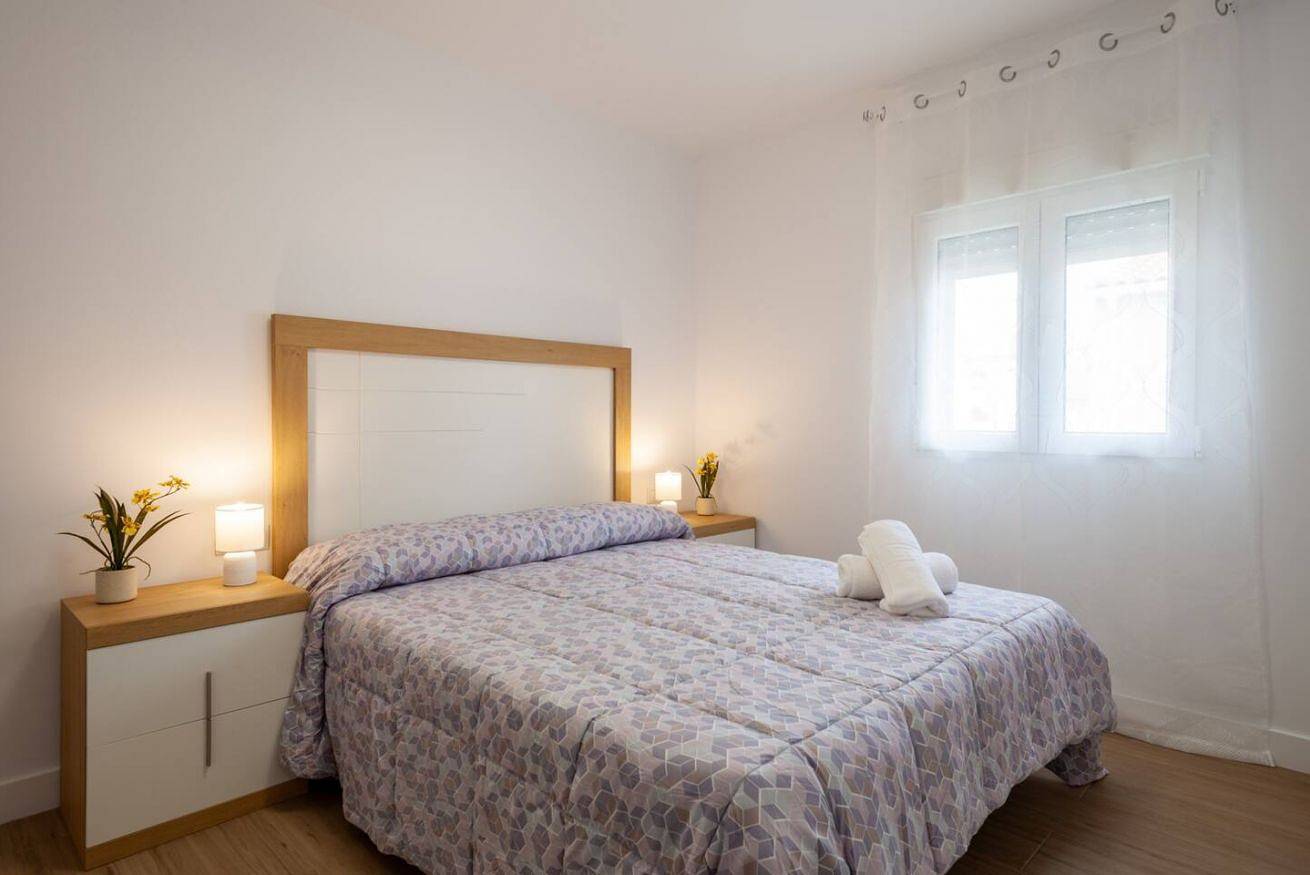 Apartamento entero, Moderno Apartamento de Vacaciones Bullas - WiFi, AC, Lavavajillas in Bullas, Interior de Murcia