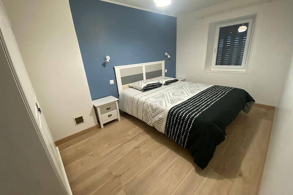 Maison familiale 4 chambres avec jardin, cheminée, poêle à bois, parking et Wi-Fi in Saint-Vert, Parc Naturel Régional Livradois-Forez