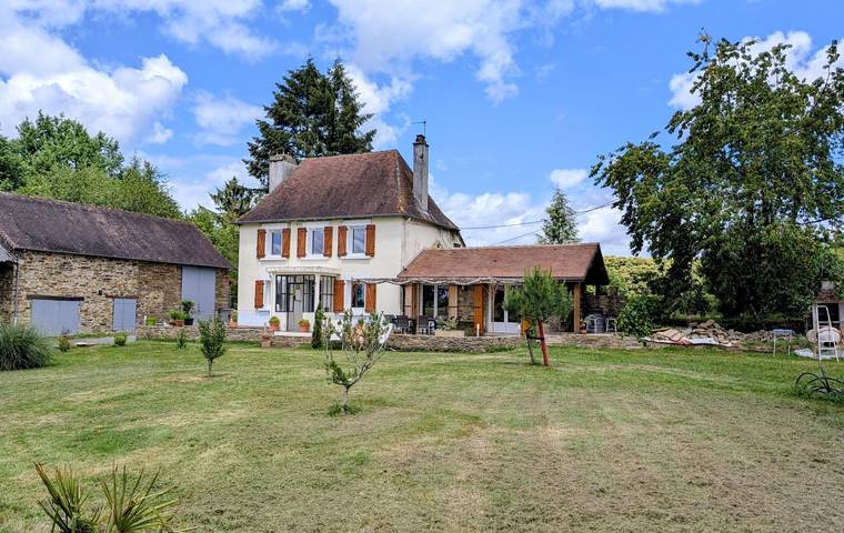 Gîte pour 6 personnes, avec jardin et terrasse, animaux acceptés à Saint-Yrieix-la-Perche - 2