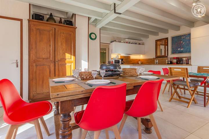 Gîte pour 8 personnes, avec Balcon et Terrasse dans Bauges - 4