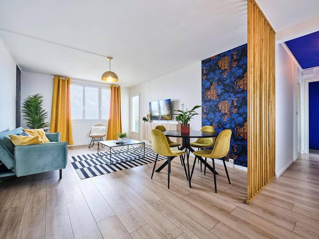 Deluxe Double Room in Troyes, Aube