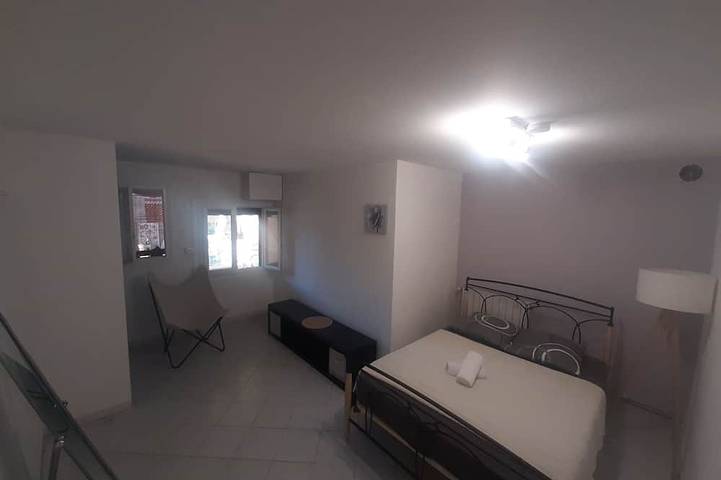 Ganze Wohnung, Sehr geräumige Wohnung in einer Villa in Ajaccio, Ajaccio und Umgebung