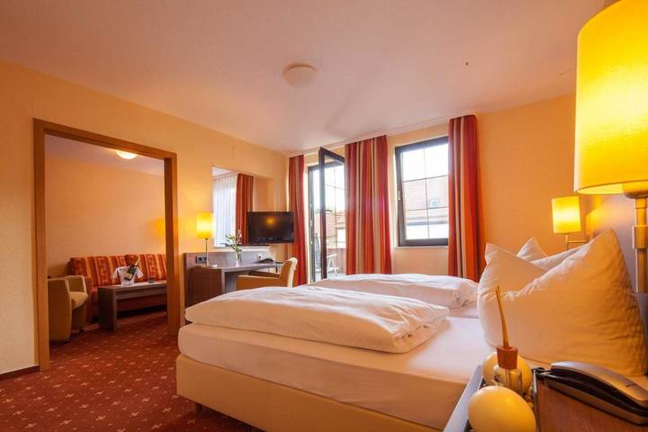 Hotel für 2 Personen, mit Sauna und Ausblick sowie Pool und Garten in Floh-Seligenthal - 3