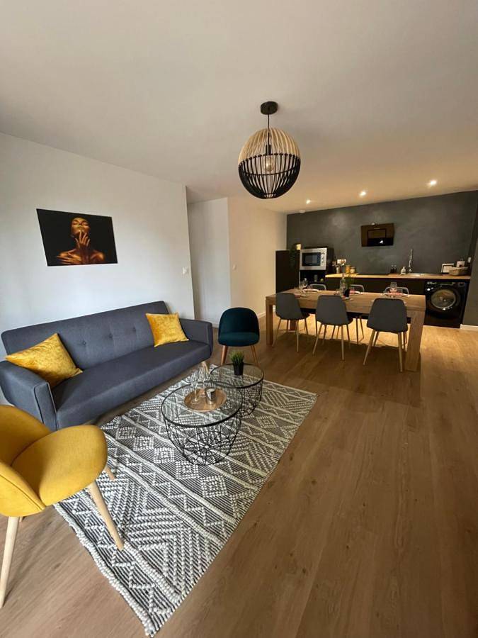 Gîte pour 5 personnes, avec jardin et piscine dans Hersin-Coupigny