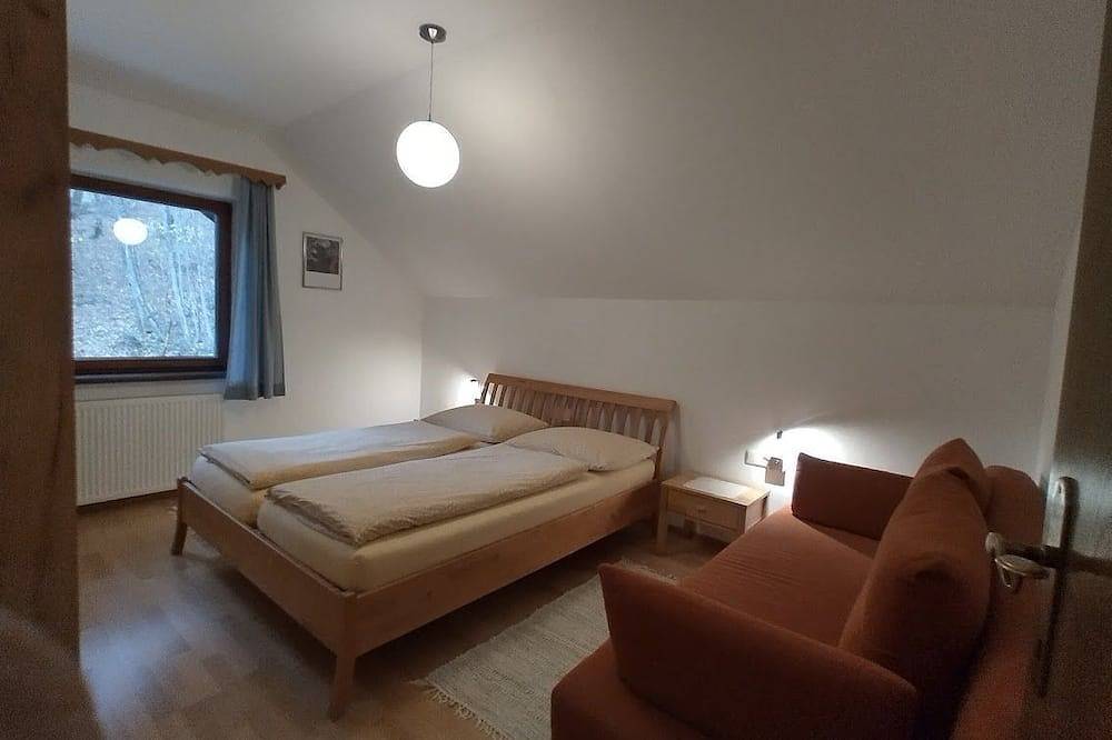 Ganze Wohnung, Fewo für bis zu 5 Pers. Balk. - Ferienwohnungen Haus Bianca und Sterngut in Salzkammergut-Berge, Unterach am Attersee