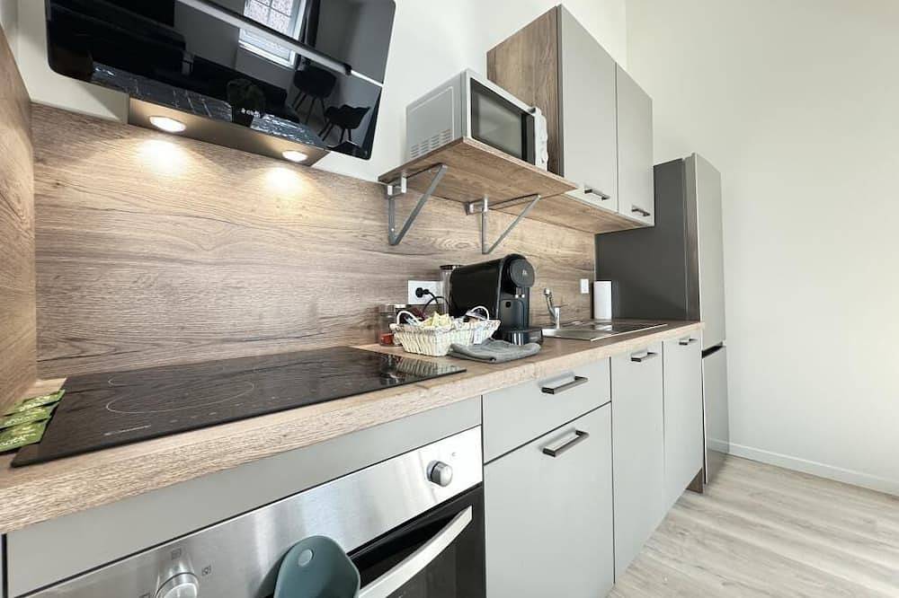 Entire apartment, Spacious apartment sleeps 8 in the center of Riom in Riom, Riom region