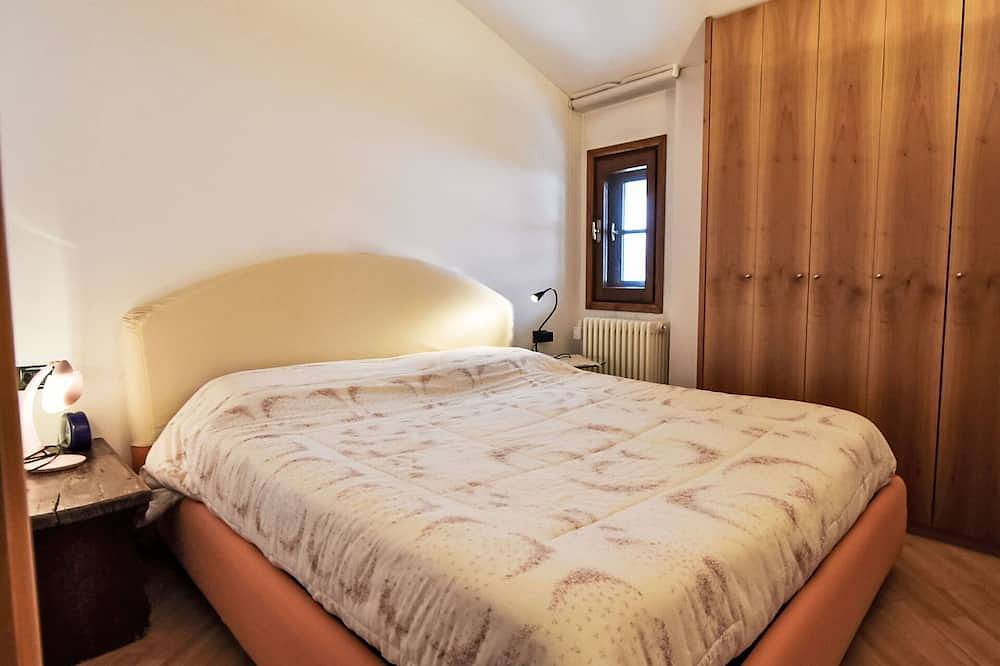 Appartamento intero, Elegante appartamento per 5 persone con Wifi, Tv e parcheggio in Madesimo (Borgo), Madesimo