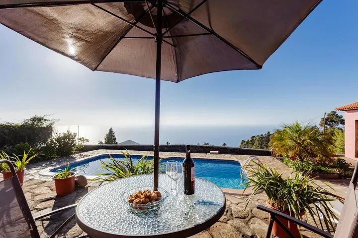 Casa rural para 4 personas, con piscina y jardín - 1