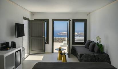 Villa for 2 Guests in Imerovigli, Santorini, Picture 3