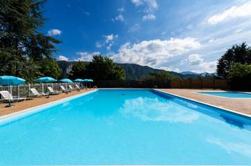 Hôtel pour 5 personnes, avec jardin et piscine à Gilette