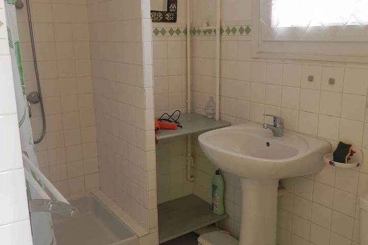 Gîte pour 3 personnes, avec balcon et jardin, animaux acceptés dans Plage de l'Almanarre - 3