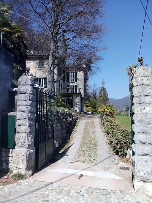 Location de vacances pour 10 personnes, avec jardin et vue, animaux acceptés à Varèse - 3