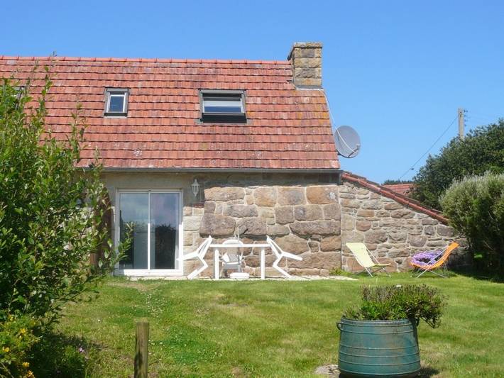 Gîte pour 2 personnes, avec Terrasse ainsi que Jardin et Vue à Pleumeur-Bodou