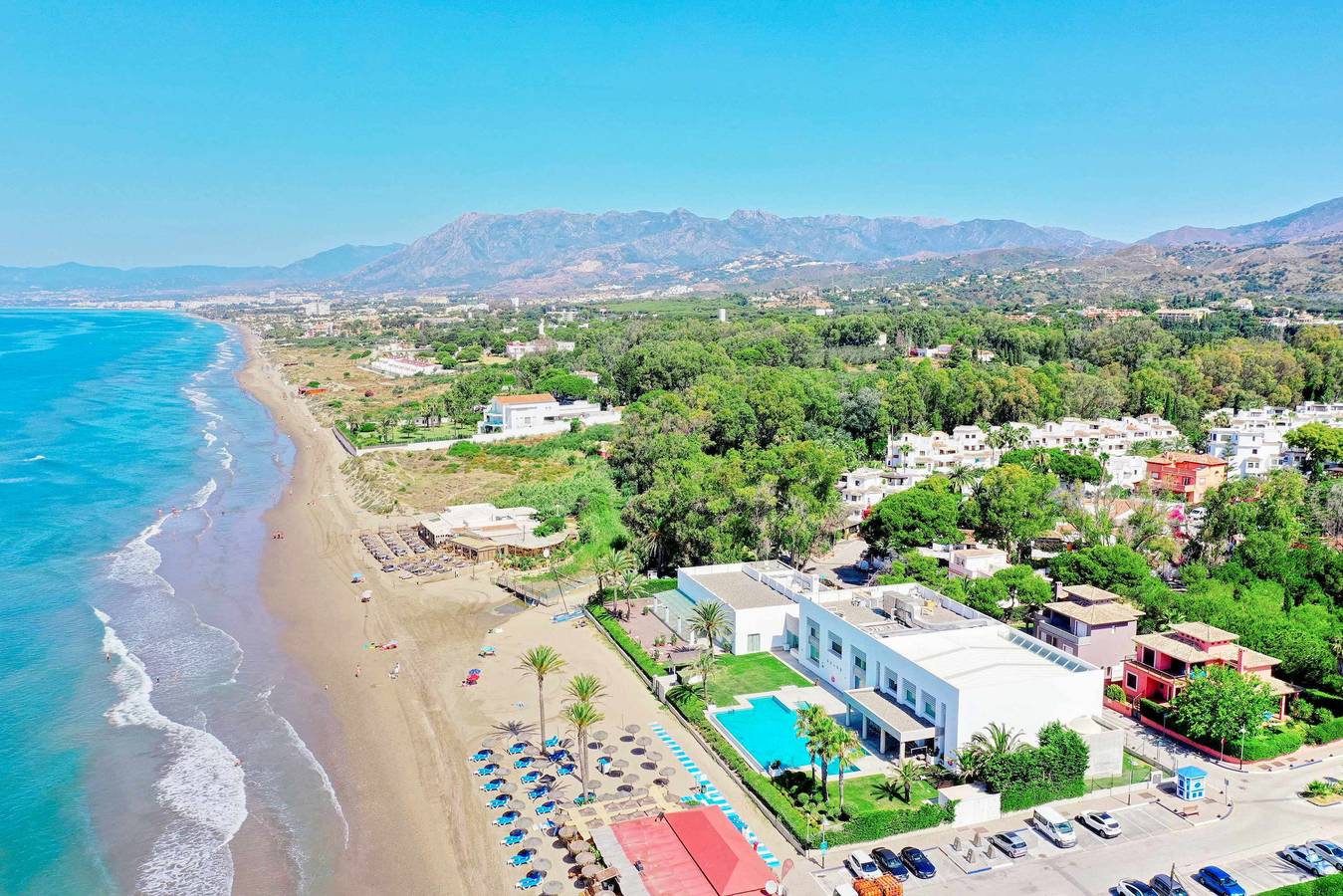 Entire apartment, 2045 Golden Beach Apartment – Steps from the Sea in Marbella East, Marbella