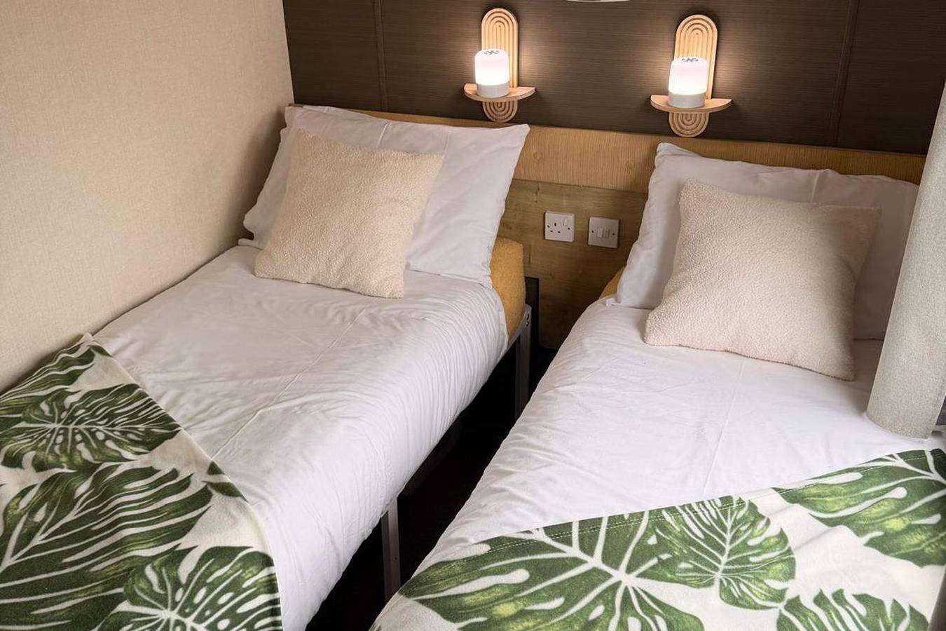 Shorefield Country Park Sleeps 6, Passes Included! in Milford-on-Sea, New Forest