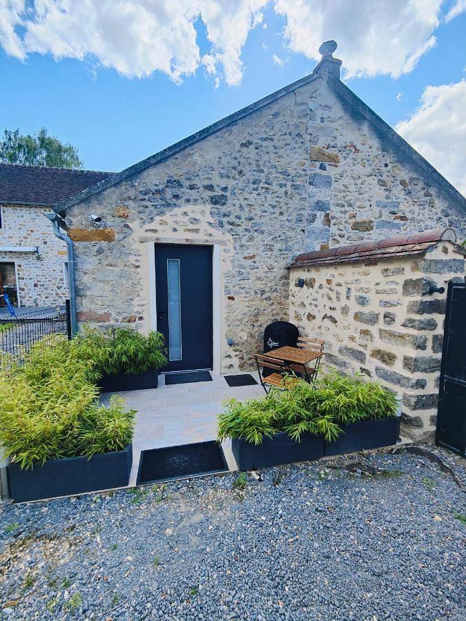 Gîte pour 4 personnes, avec terrasse à Ville-Saint-Jacques