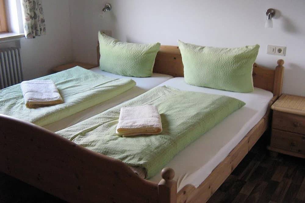 Ganze Wohnung, Ferienwohnung Georg Gassenhuber - Ferienwohnung (2 Schlafz.) in Unterammergau, Bayerische Alpen
