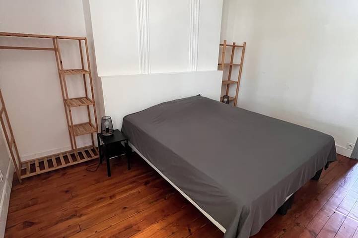 Appartement entier, Élégant 95m² Vue Rivière au Centre de Chinon in Chinon, Vallée de la Loire