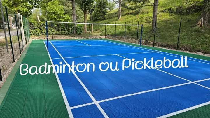 Camping pour 4 personnes, avec piscine et terrasse, animaux acceptés - 1