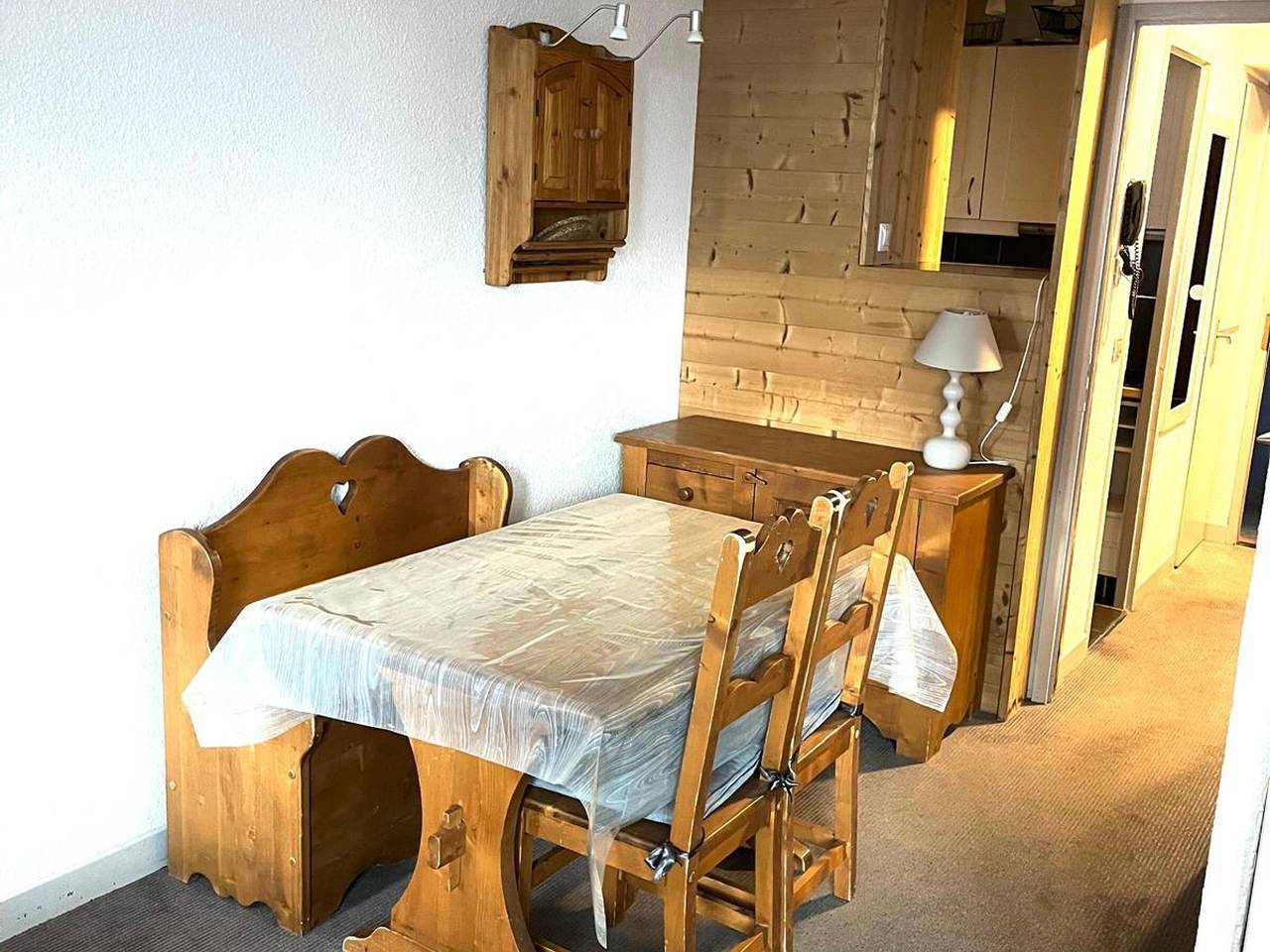 Ganze Wohnung, Charmante 2 pièces rénové au centre, au pied des pistes - Quartier de la Croisette in Les Menuires, Saint-Martin-de-Belleville