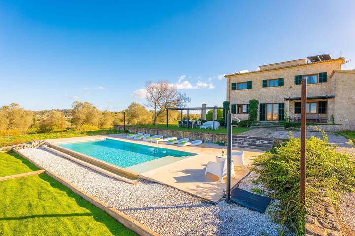 Finca für 8 Personen, mit Terrasse und Pool sowie Garten in Lloret de Vistalegre