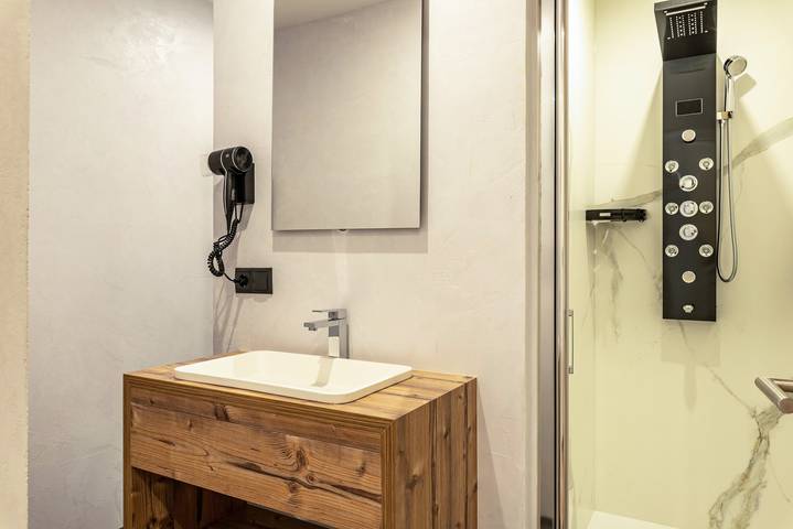 Appartamento intero, Appartamento "Villa Lara Fichte" con vista sulle montagne, terrazza comune e Wi-Fi in Telfen-Lanzin, Castelrotto