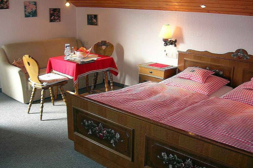Ganze Wohnung, Doppelzimmer mit Dusche und Wc in Enzklösterle, Nordschwarzwald