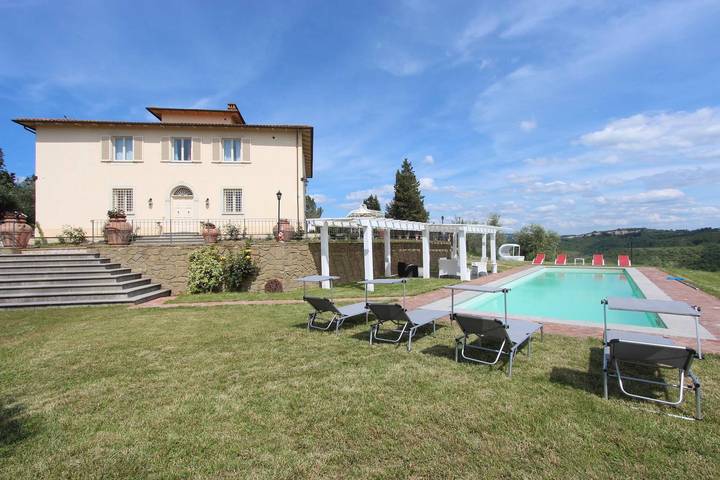 Chalet para 18 personas, con jardín y terraza - 1