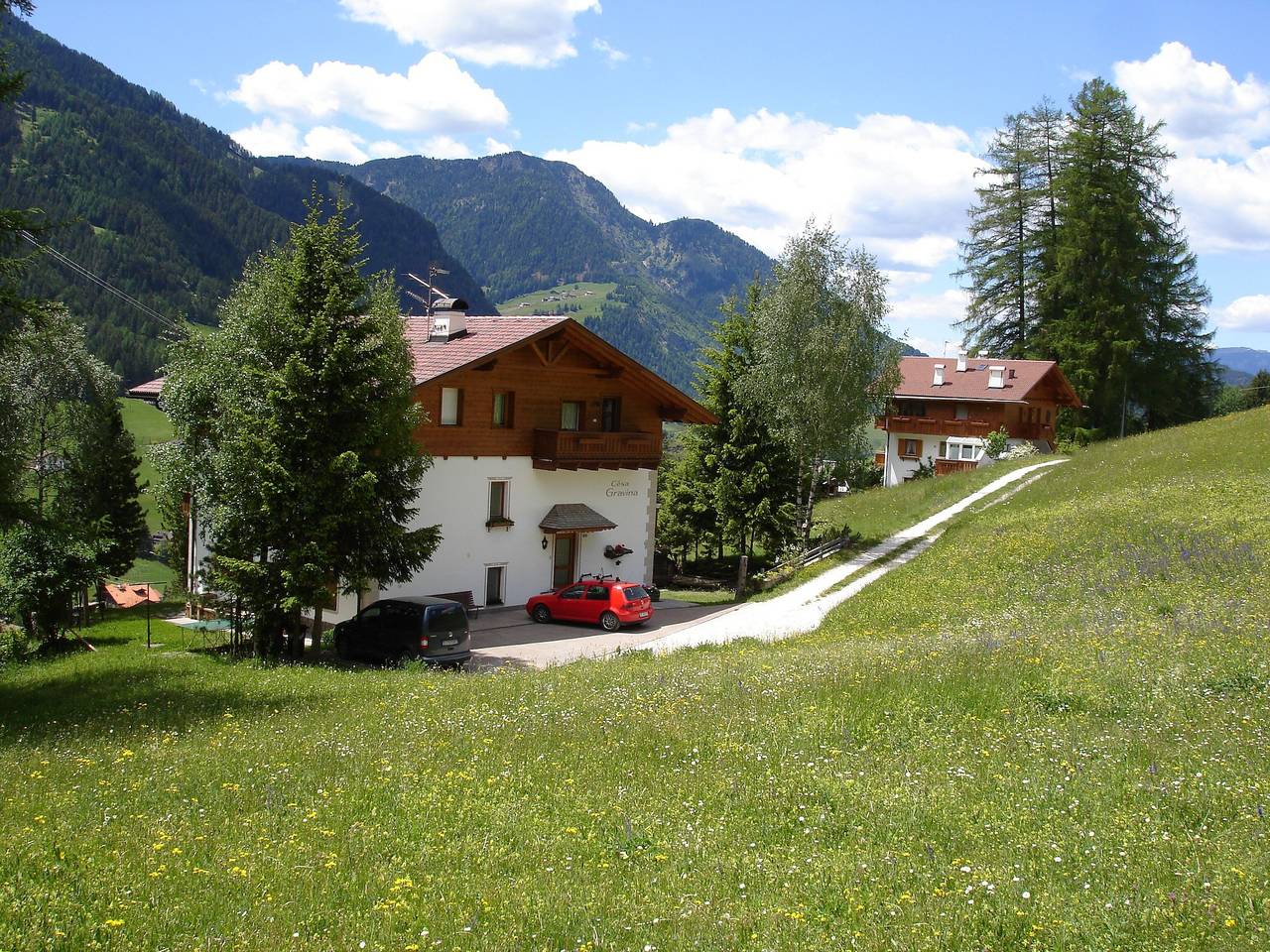 Ganze Wohnung, Ferienwohnung 'Cësa Gravina Suaut' mit Bergblick, Balkon und Wlan in St. Ulrich in Gröden, Dolomiti Superski