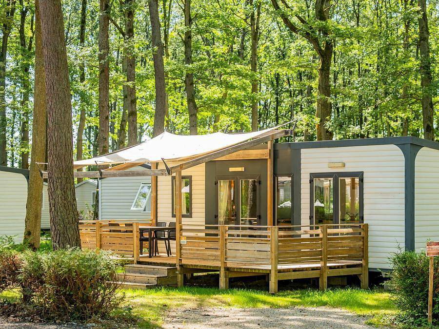 Camping Le Soleil de Saint Sieu (Anciennement Le Villeu) - Mobilhome 8 personnes - Mobil-home | Premium | 3 Ch. | 6/8 Pers. | Terrasse surélevée in Lancieux, Région de Dinan