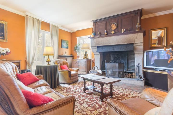 Gîte pour 10 personnes, avec terrasse et jardin, animaux acceptés