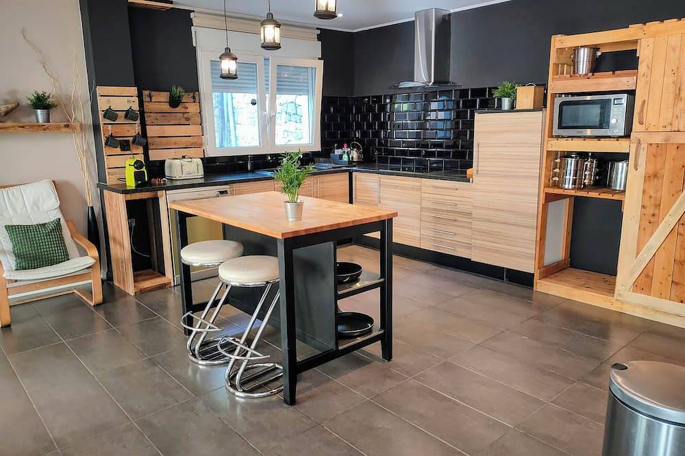 Modern villa apartment suite with private pool and gardens in Játiva, Provincia de Valencia