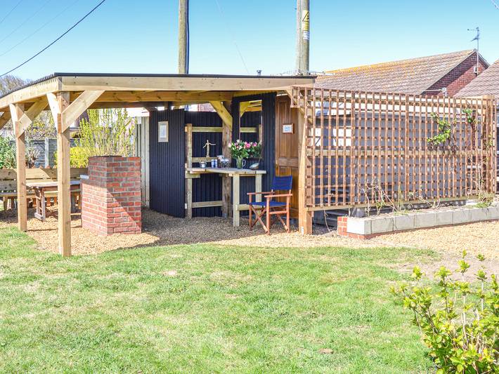 Cottage for 4 people, with garden, with pets on the Norfolk Coast
