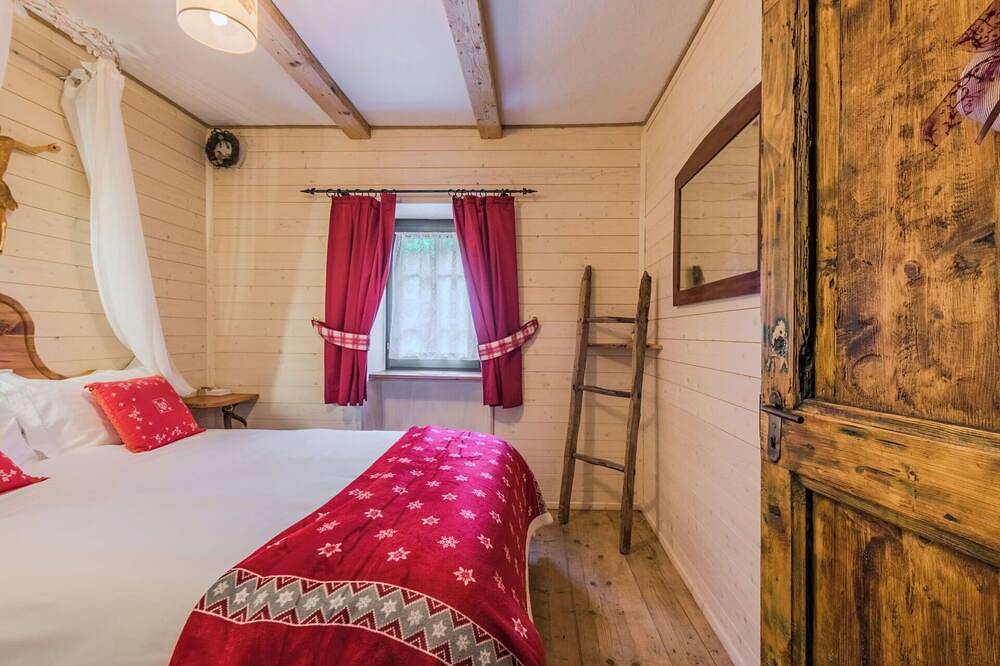 Wunderbares alleinstehendes Ferienhaus für 4 Personen mit Tv, Innenhof und Panoramablick in Massimeno, Adamello-Presanella-Alpen