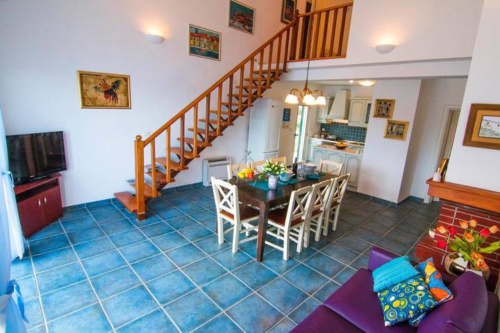 Villa pour 10 personnes, avec jardin ainsi que vue et piscine, adapté aux familles à Maslinica - 4