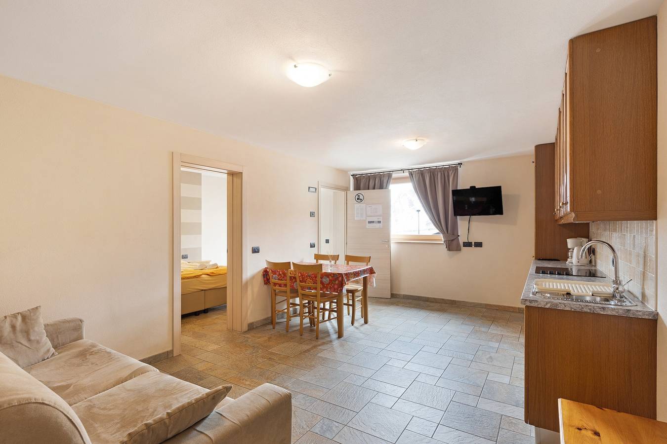 Ganze Wohnung, Haustierfreundliche Ferienwohnung Elena Casa Claudia mit Bergblick & Wlan in Livigno, Nationalpark Stilfser Joch
