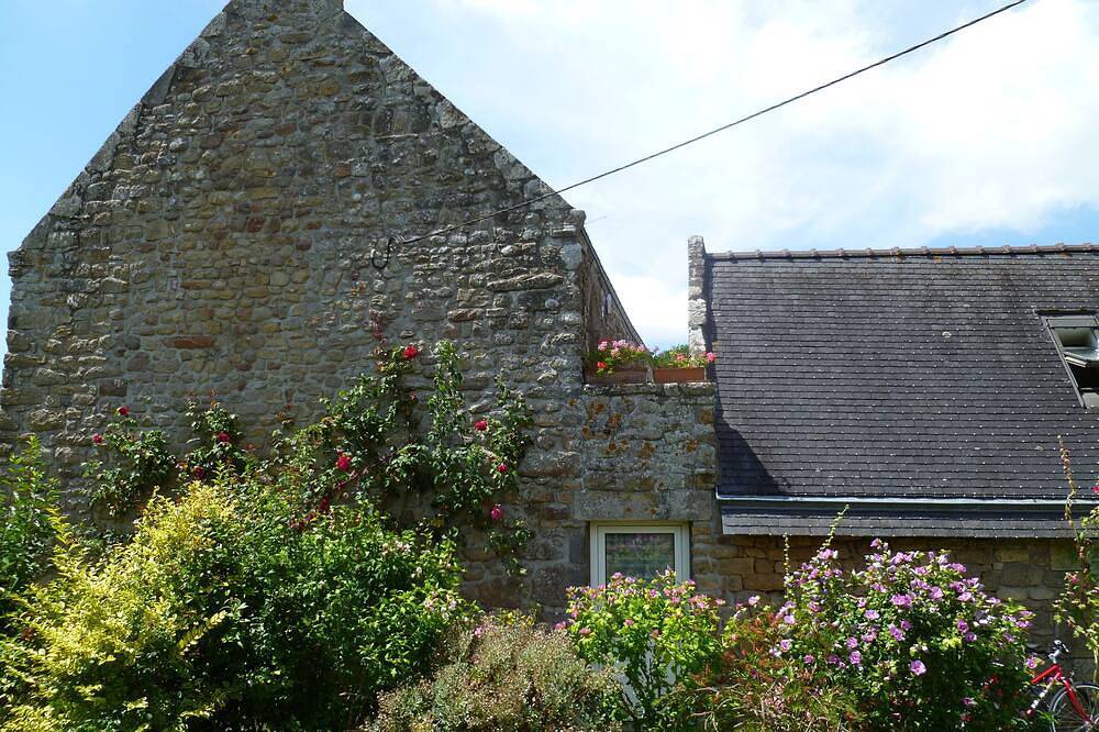Armor\" apartment in 18th century house 5 min. from sandy beaches in Carnac, Côte des Mégalithes